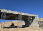 ببینید| گام بزرگ توسعه، تلاش بی وقفه اداره کل راه و شهرسازی سیستان و بلوچستان برای تکمیل پل 189 متری حرمک