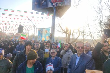 ببینید | حضور کارکنان اداره‌کل راهداری و حمل‌ونقل جاده‌ای استان اصفهان در تشییع شهدای امنیت