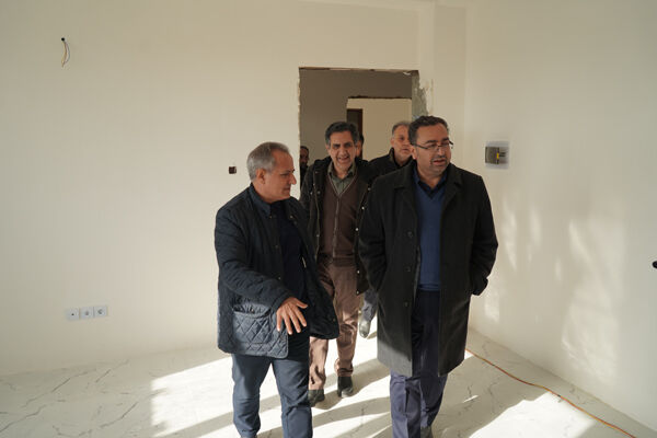 ببینید: بازدید حبیب اله طاهرخانی معاون مسکن و ساختمان وزیر راه و شهرسازی و هیئت همراه از پروژه‌های نهضت ملی مسکن در شهرک شهید سلیمانی اردبیل