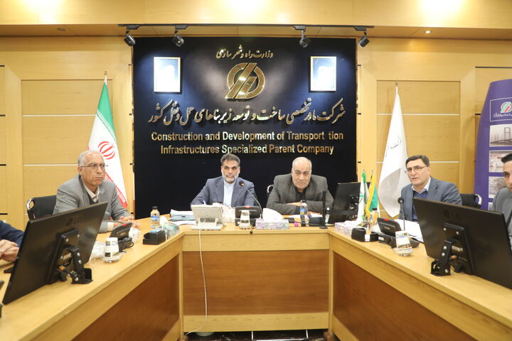 دیدار مدیرعامل شرکت ساخت و توسعه با نماینده مردم بهار و کبودرآهنگ در مجلس شورای اسلامی