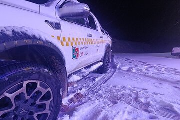 ️ویدیو | عملیات امداد رسانی به ماشین سنگین گرفتار در برف توسط راهداران شهرستان سرپل ذهاب - استان کرمانشاه