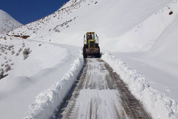 ️انجام ۱۱ هزار و ۲۴۰ کیلومتر باند عملیات برف‌روبی در محورهای مواصلاتی استان کرمانشاه