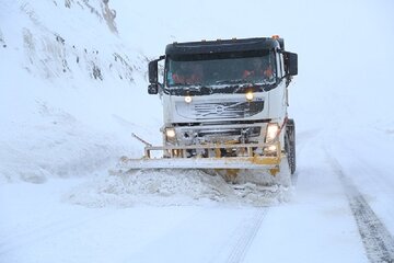 نبرد راهداران مازندرانی با بیش از ۵ هزار کیلومتر جاده برفی