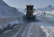 ببینید| تصاویری از تلاش راهداران؛ امدادرسانی به خودروهای در راه مانده در استان خراسان جنوبی