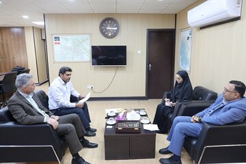 بررسی سامانه «پنجره واحد مدیریت زمین» با حضور معاون دادگستری خوزستان