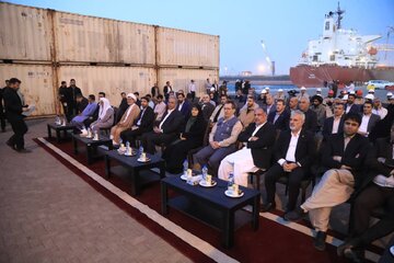 ببینید| افتتاح و آغاز عملیات اجرایی ۱۴ پروژه دریانوردی در بندر شهید بهشتی چابهار با حضور وزیر راه و شهرسازی