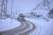 ببینید| عملیات برف روبی و نمک پاشی محور کرج کندوان در استان البرز