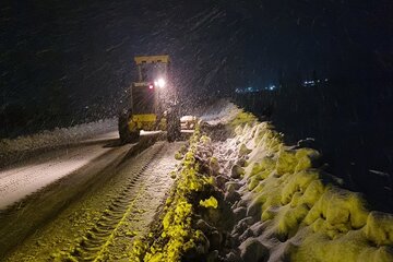 ویدئو| اجرای عملیات برف روبی  در گردنه سربیژن جیرفت