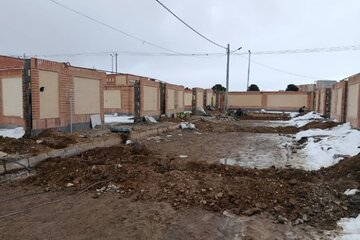 پیشرفت ۷۰ درصدی عملیات نصب انشعابات آب در پروژه ۱۰۰ واحدی نهضت ملی مسکن بینالود