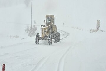 ️برف‌روبی ۱۱۶۲۰ کیلومتر‌باند راه‌های روستایی در کرمانشاه