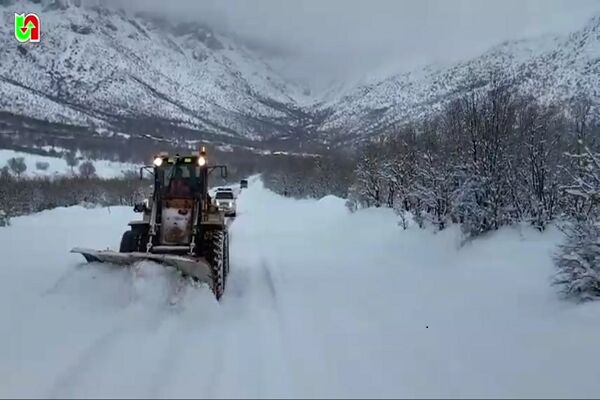 ️ویدیو | عملیات برف روبی و بازگشایی راه روستایی شبانکاره با تلاش راهداران شهرستان روانسر، استان کرمانشاه