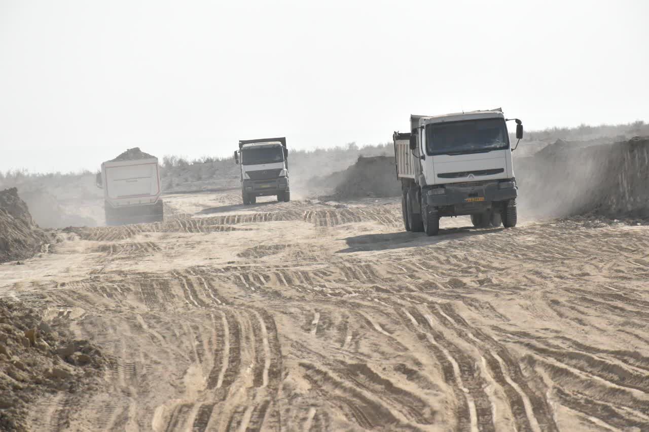 پایان عملیات خاک برداری ۲۰ خیابان در اراضی ۵۵ هکتاری سمنان