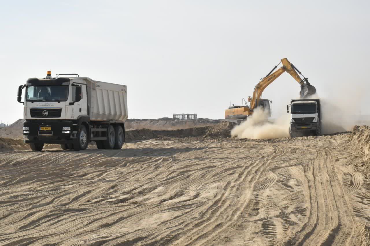 پایان عملیات خاک برداری ۲۰ خیابان در اراضی ۵۵ هکتاری سمنان