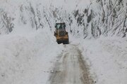 ببینید|عملیات برف روبی و نمک پاشی محور آتشگاه ،دروان،نوجان ،خوارس و  برغان توسط عوامل راهداری شهرستان کرج