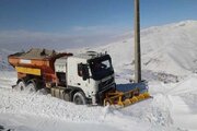 ببینید|عملیات برف روبی و نمک پاشی محور آتشگاه ،دروان،نوجان ،خوارس و  برغان توسط عوامل راهداری شهرستان کرج