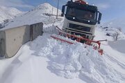ببینید|عملیات برف روبی و نمک پاشی محور آتشگاه ،دروان،نوجان ،خوارس و  برغان توسط عوامل راهداری شهرستان کرج