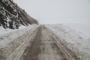 ببینید|عملیات برف روبی و نمک پاشی محور آتشگاه ،دروان،نوجان ،خوارس و  برغان توسط عوامل راهداری شهرستان کرج