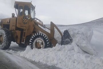 ویدئو | برف‌روبی و بازگشایی محور حصار حسینی، توسط راهداران شهرستان بجنورد استان خراسان شمالی