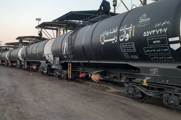 حمل ریلی  ۲۰ هزار و ۳۰۰ تن گازوئیل از بندر امیرآباد به شمتیغ افغانستان