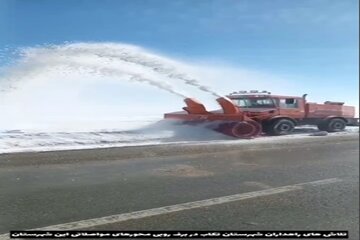 ویدیو | تلاش های راهداران شهرستان تکاب در برف روبی محورهای مواصلاتی این شهرستان