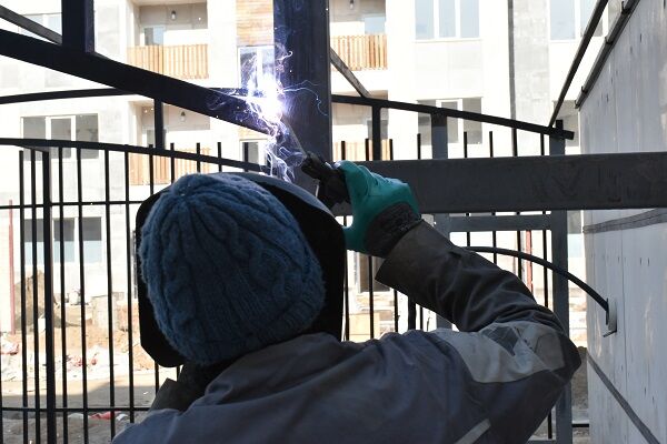 ببینید | تنور گرم ساخت و ساز در سرمای زمستان/عملیات اجرایی پروژه ۹۶۸ واحدی نهضت ملی مسکن سمنان
