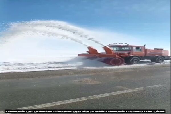 ویدیو | تلاش های راهداران شهرستان تکاب در برف روبی محورهای مواصلاتی این شهرستان