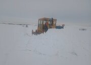 برفروبی محورهای کردستان توسط راهداران