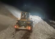برفروبی محورهای کردستان توسط راهداران