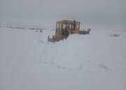 برفروبی محورهای کردستان توسط راهداران