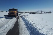 ببینید|  عملیات برفروبی محور سنقر به گردکانه و پاکسازی نقاط کولاک گیر در این محور