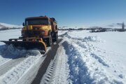 ببینید|  عملیات برفروبی محور سنقر به گردکانه و پاکسازی نقاط کولاک گیر در این محور
