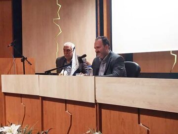 دیدار صمیمانه مدیرکل راه و شهرسازی قزوین با کارکنان/ تاکید بر تکریم ارباب رجوع