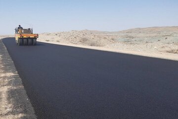 آسفالت ۱۰۰ کیلومتر راه روستایی در جنوب کرمان از ابتدای  سال ۱۴۰۴
