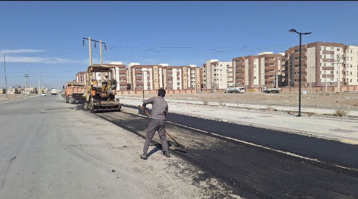 بازدید مدیرکل راه و شهرسازی سیستان و بلوچستان از عملیات پیادهرویسازی سایت آرمانشهر زاهدان