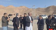 ببینید| بازدید استاندار ، مدیر کل راه و شهرسازی و جمعی از مسئولان  سیستان و بلوچستان از عملیات ساخت پل حرمک