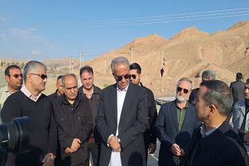 پل حرمک با وجود بدهی ۸۰ میلیارد تومانی، به مراحل نهایی ساخت نزدیک شد/ توسعه زیرساخت‌ها برای افزایش ایمنی و تسهیل مبادلات مرزی