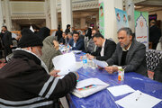 برگزاری میز خدمت اداره‌کل راه و شهرسازی فارس در محل نماز جمعه شیراز