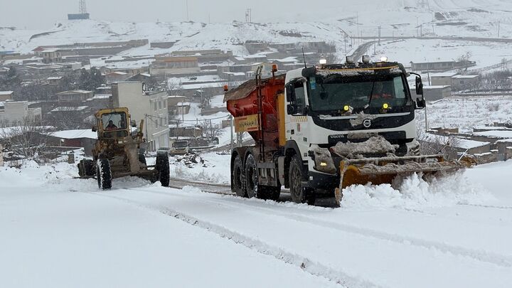 برف‌روبی هزار و ۷۸۴ کیلومتر باند و بازگشایی ۲۰۴ مسیر روستایی در استان قزوین