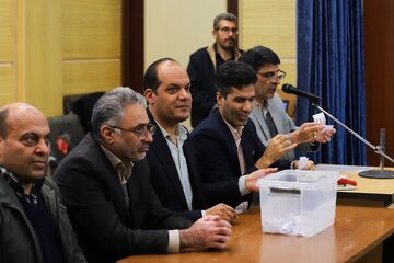 ۷۰ متقاضی قانون حمایت از خانواده و جوانی جمعیت در چمگردان تعیین پلاک شدند