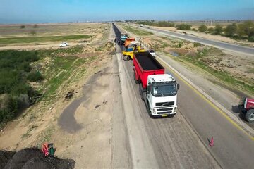 ۱۸۴ کیلومتر لکه گیری و روکش راه‌های استان بوشهر در دست اجراست
