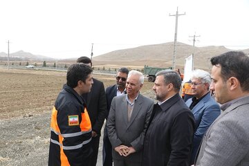 ویدیو |همزمان با آغاز دهه فجر مراسم بهره‌برداری از پروژه های راهداری شهرستان هرسین_استان کرمانشاه