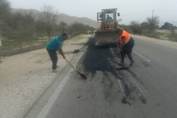 لکه‌گیری با آسفالت گرم در چهار محور اصلی سقز
