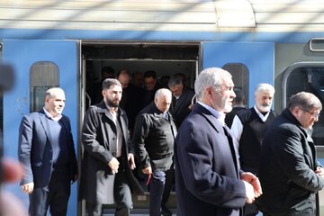 گزارش تصویری عبور آزمایشی قطار مسافری از مسیر راه‌آهن میانه-اردبیل با حضور مهندس هوشنگ بازوند، معاون وزیر راه و شهرسازی و مدیرعامل شرکت ساخت و توسعه زیربناهای حمل‌ونقل کشور، به‌همراه دکتر امامی یگانه استاندار اردبیل، دکتر نیکزاد نایب‌رئیس اول مجلس شورای اسلامی و دکتر بیوته نماینده مردم اردبیل، نیر، نمین و سرعین در مجلس شورای اسلامی