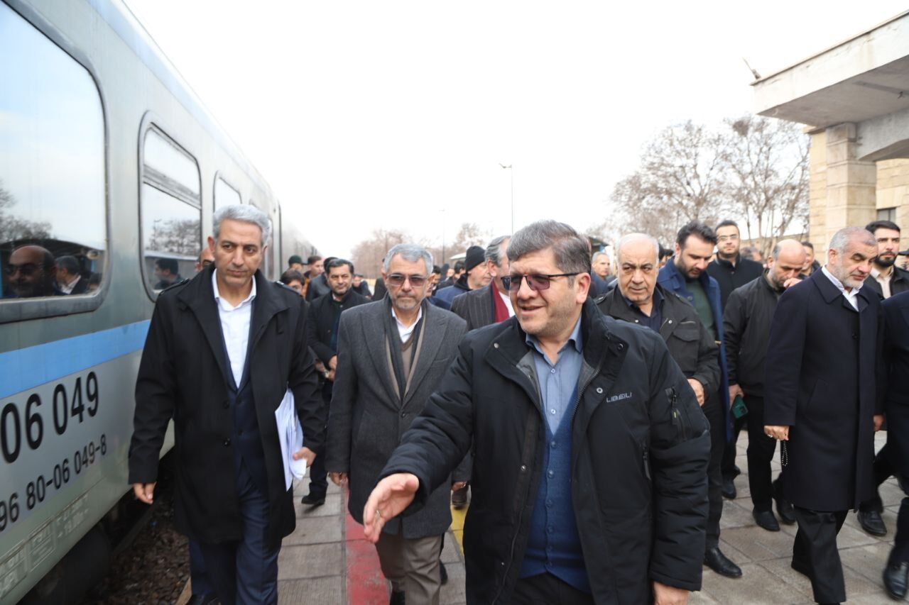 حرکت آزمایشی اولین قطار راهآهن میانه- اردبیل