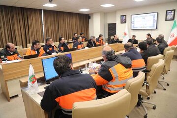 ببینید| نشست هم اندیشی ارتقای ایمنی محورهای مواصلاتی استان همزمان با نزدیک شدن به نوروز ۱۴۰۵ با پلیس راه و اداره‌کل راهداری و حمل و نقل جاده‌ای استان البرز