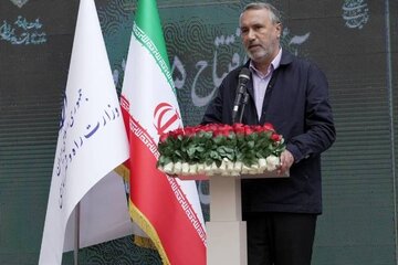 وزارت راه و شهرسازی کشور را به کارگاه بزرگ عمرانی تبدیل کرده است