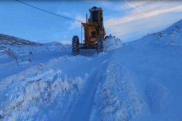 ویدئو | اجرای عملیات برف‌روبی و بازگشایی محور روستایی یارم گنبد توسط راهداران شهرستان فاروج استان خراسان شمالی