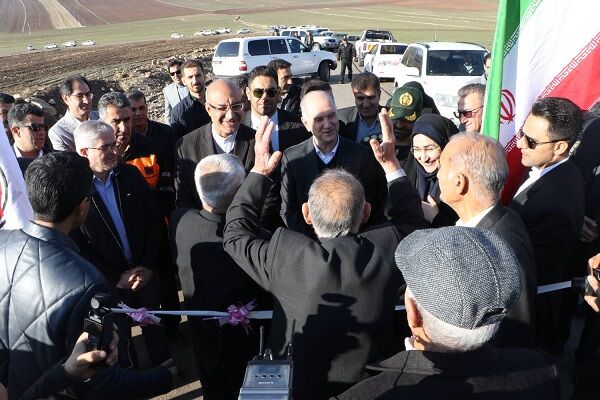 ️برگزاری آیین افتتاح پروژه‌های بهسازی و روکش آسفالت محورهای اصلی، فرعی و روستایی شهرستان روانسر با حضور استاندار کرمانشاه