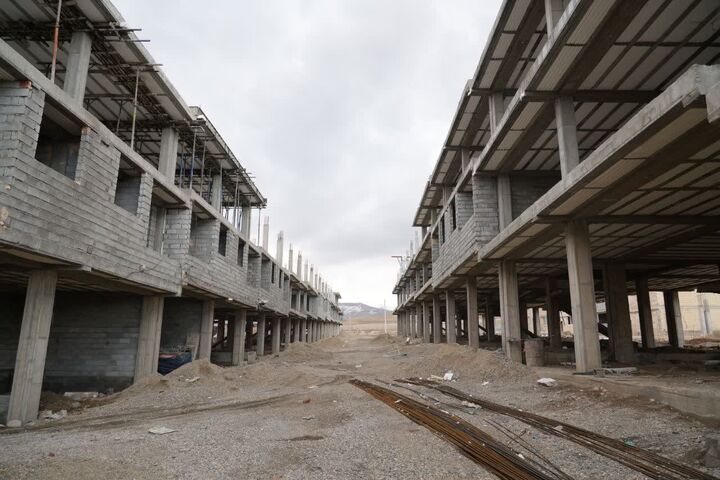 بازدید پیمان آرامون مدیرکل و رئیس شورای هماهنگی راه و شهرسازی آذربایجان‌غربی از طرح نهضت ملی مسکن در شهرستان شاهین‌دژ