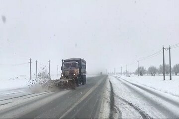 ️ ویدیو | عملیات برف‌روبی در محور کوزران به جوانرود با تلاش راهداران شهرستان کرمانشاه